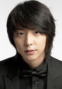 Hyun Woo portrait