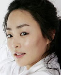 Kim Ri Na portrait