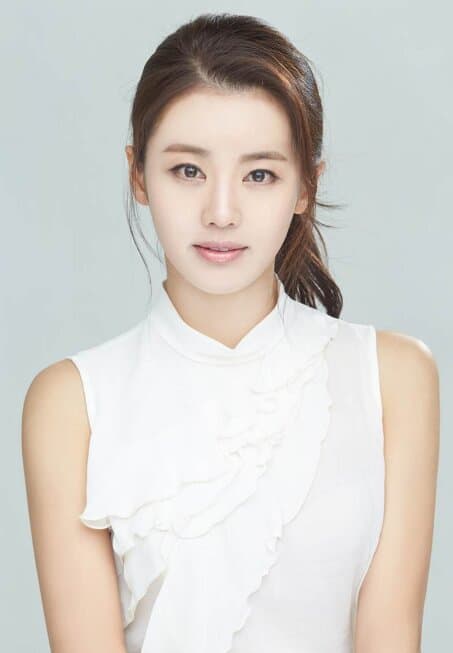 Lee Ga Ryung portrait