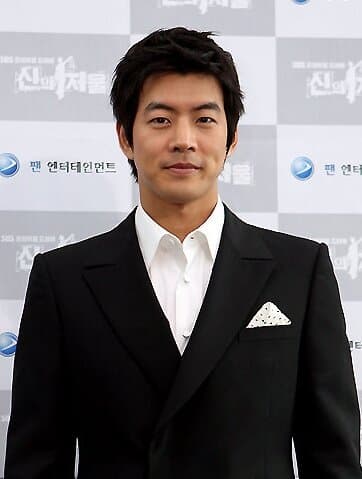 Lee Sang Yoon portrait