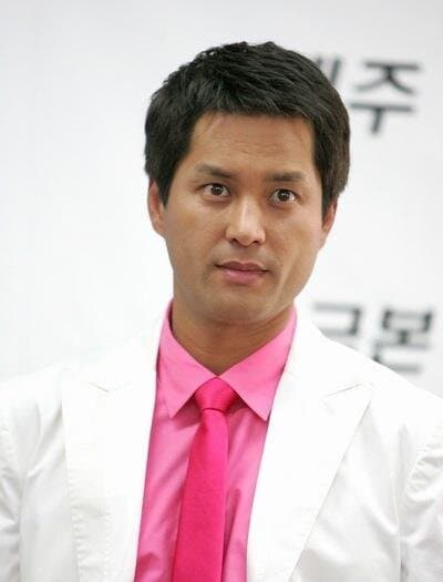 Lee Jong Won portrait
