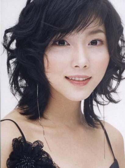 Oh Yoon Ah portrait