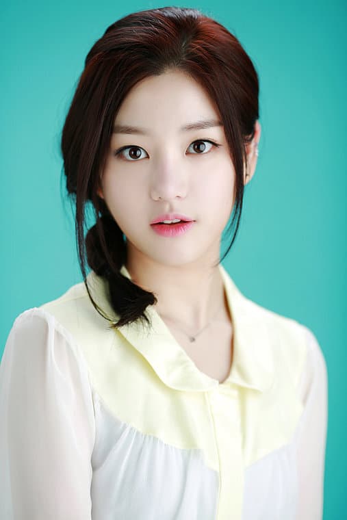 Lee Yoo Bi portrait