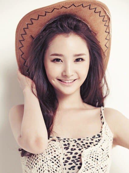 Woohee portrait