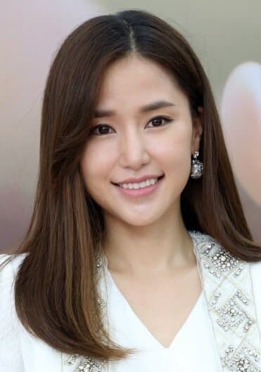 Gong Hyun Joo portrait