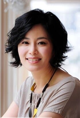 Kyun Mi Ri portrait