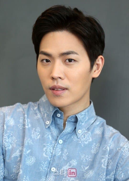 Lee Dong Ha portrait