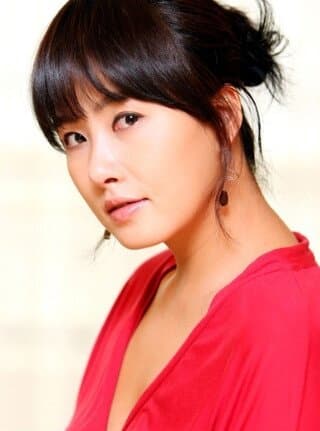 Kim Sun Ah portrait