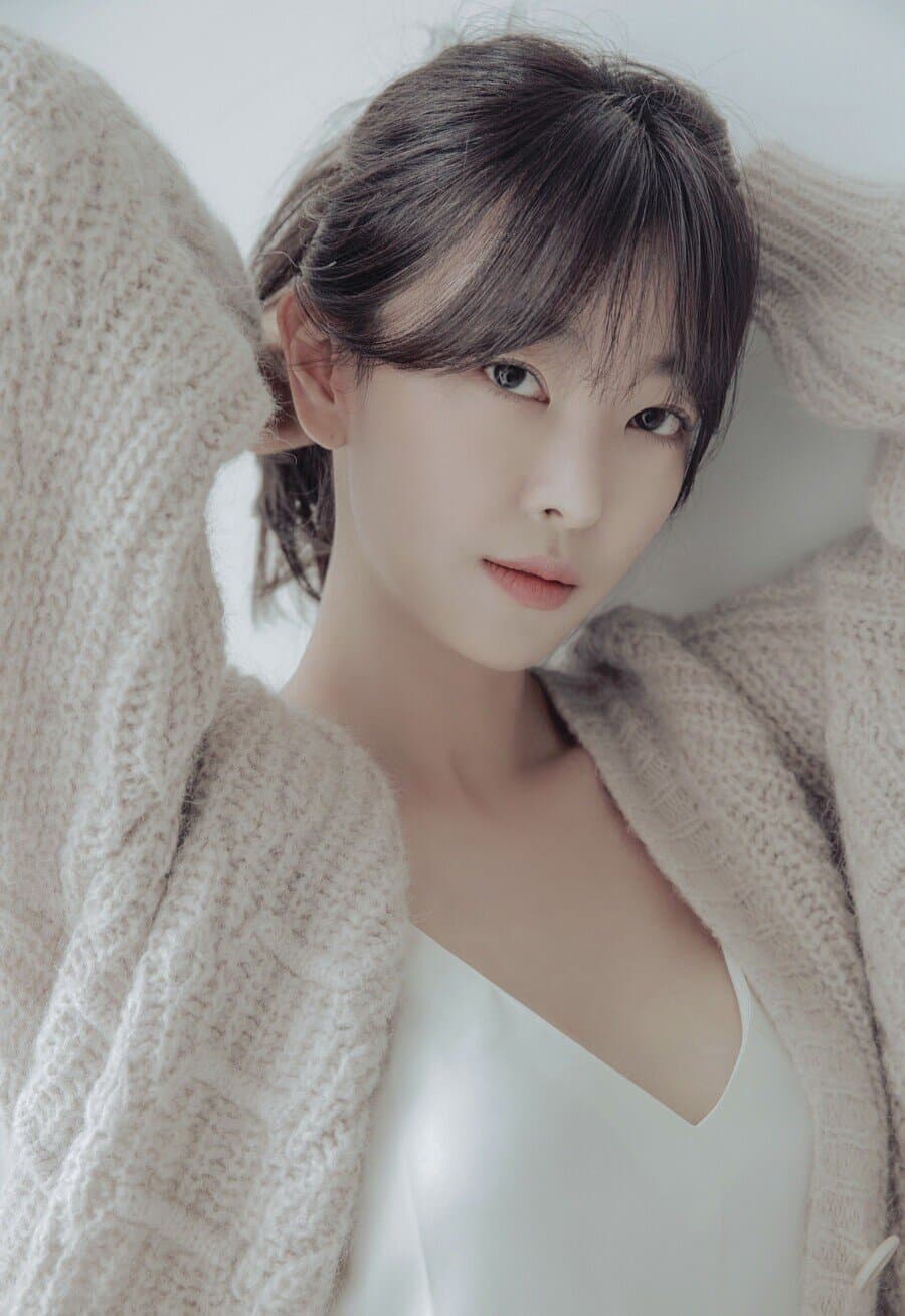 Go Won Hee portrait