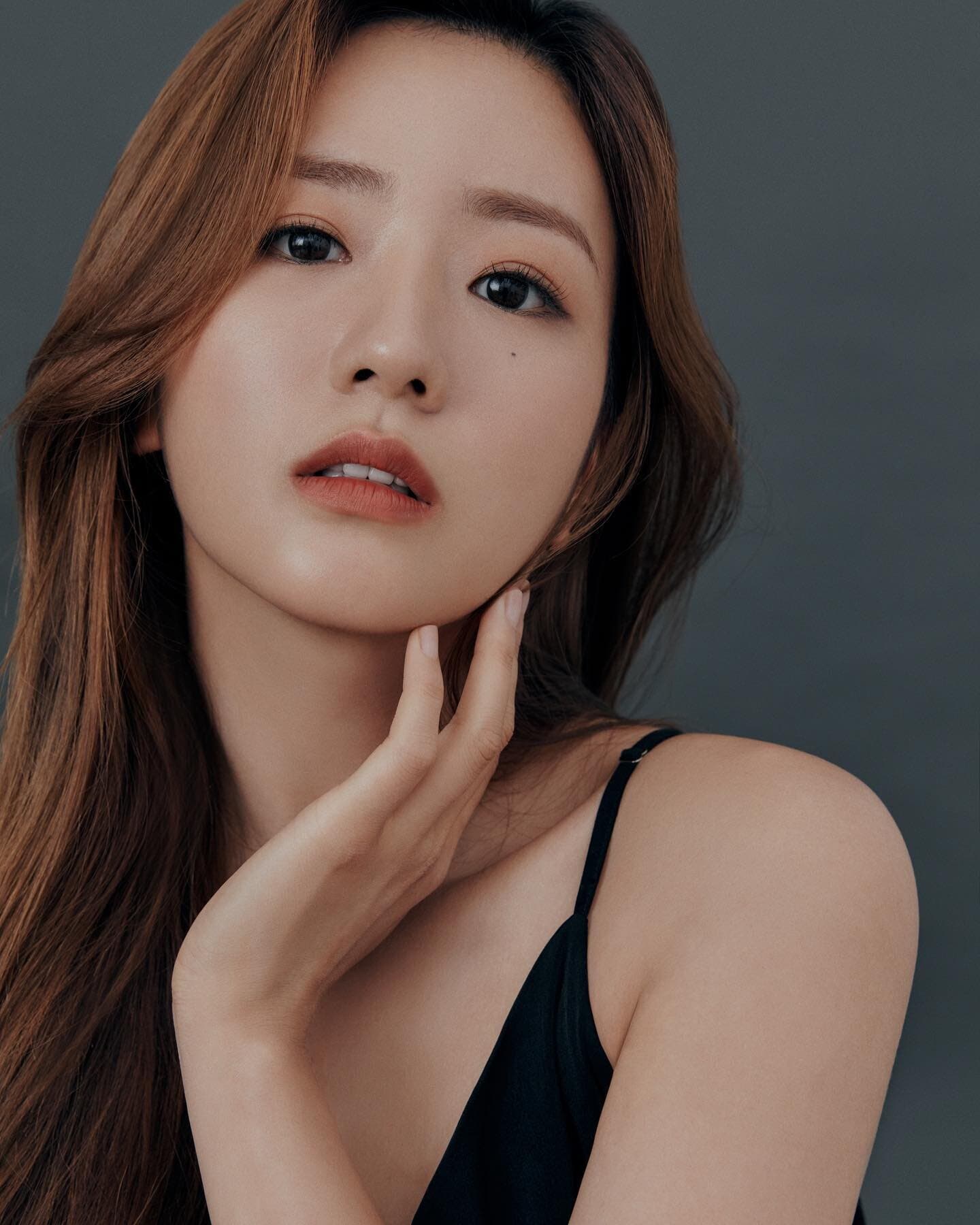 Yoon Bo Mi portrait