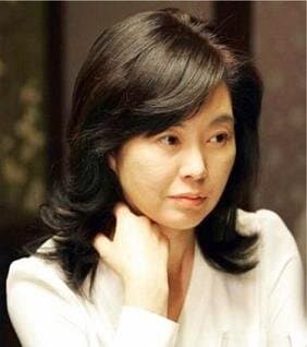 Kim Chung portrait