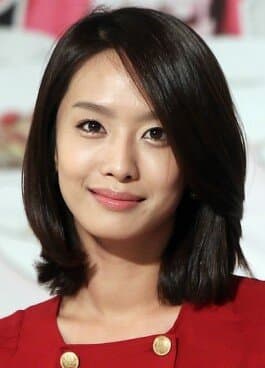 Park Jung Ah portrait