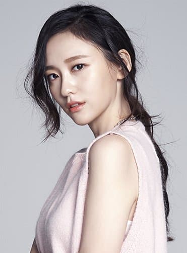Park Ji Hyun portrait