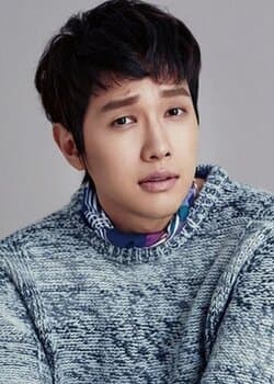 Ji Hyun Woo portrait